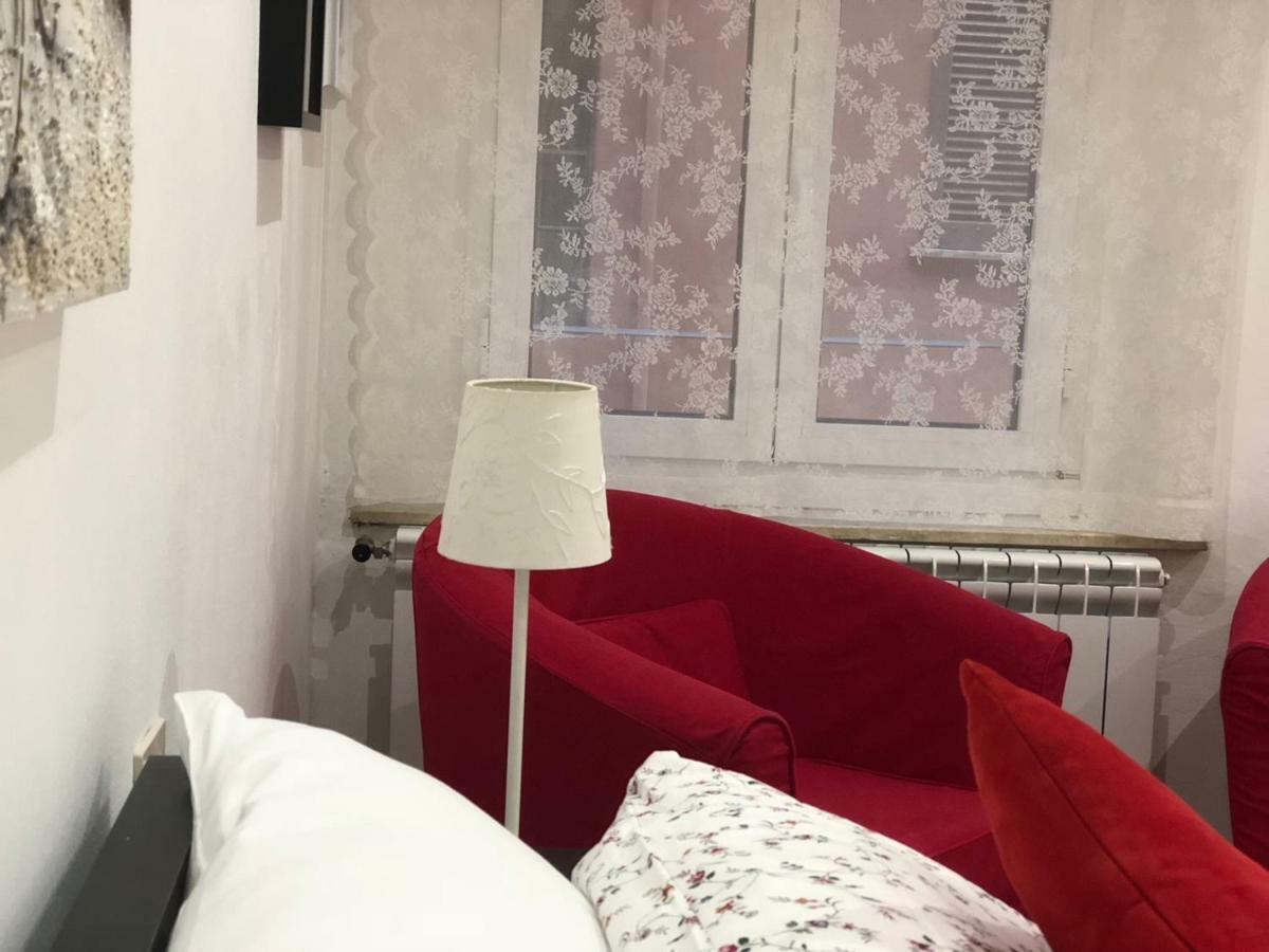 Temporary House Vicolo Colombina Apartment Bologna Exterior photo